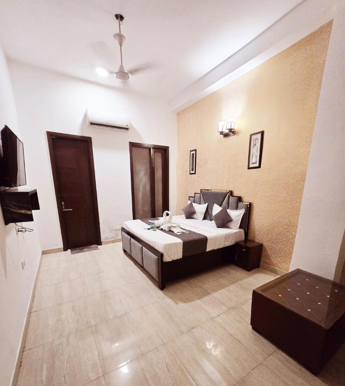 Couette-café Kd Plaza - Ignou Road Saket New Delhi
