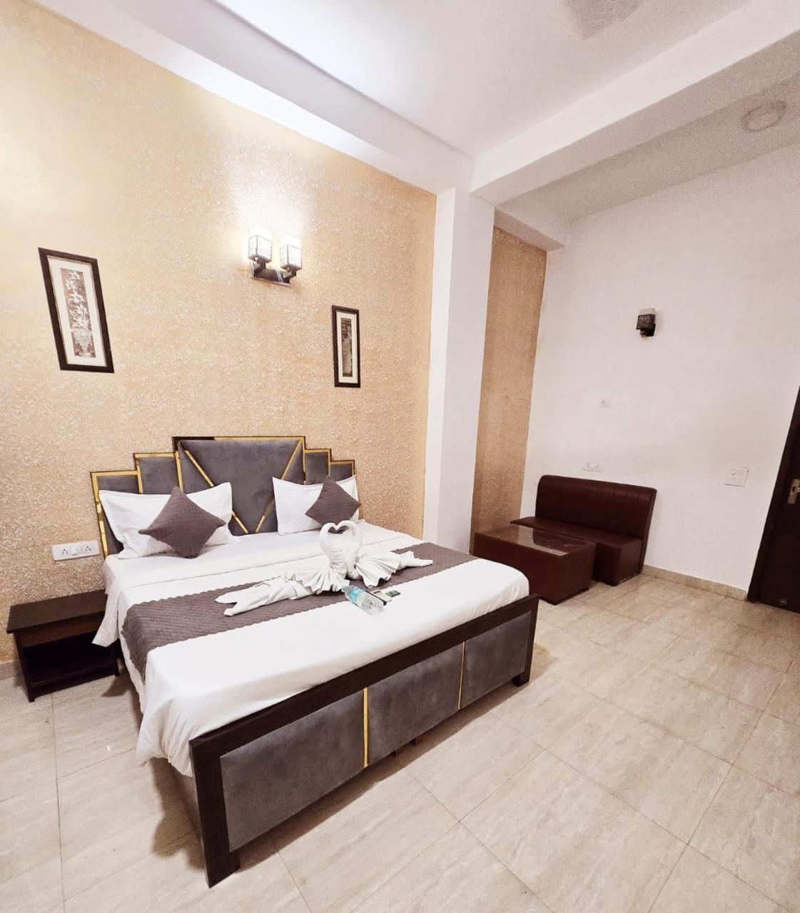 Kd Plaza - Ignou Road Saket Bed & Breakfast
